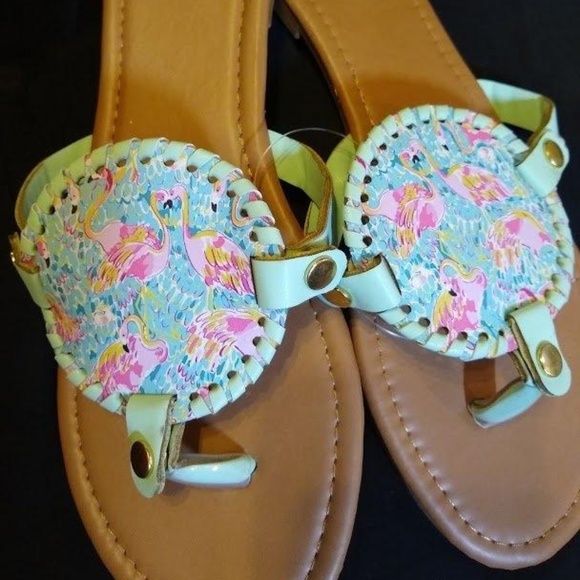 Shoes - MEDALLION FLAMINGOS SANDALS FLIP FLOPS SIZE 10 NEW
